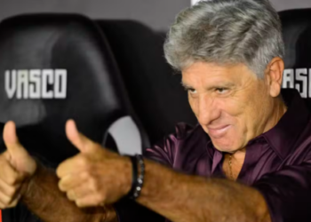 Crise no Vasco? Renato Gaúcho se irrita com torcida e coloca cargo à disposição